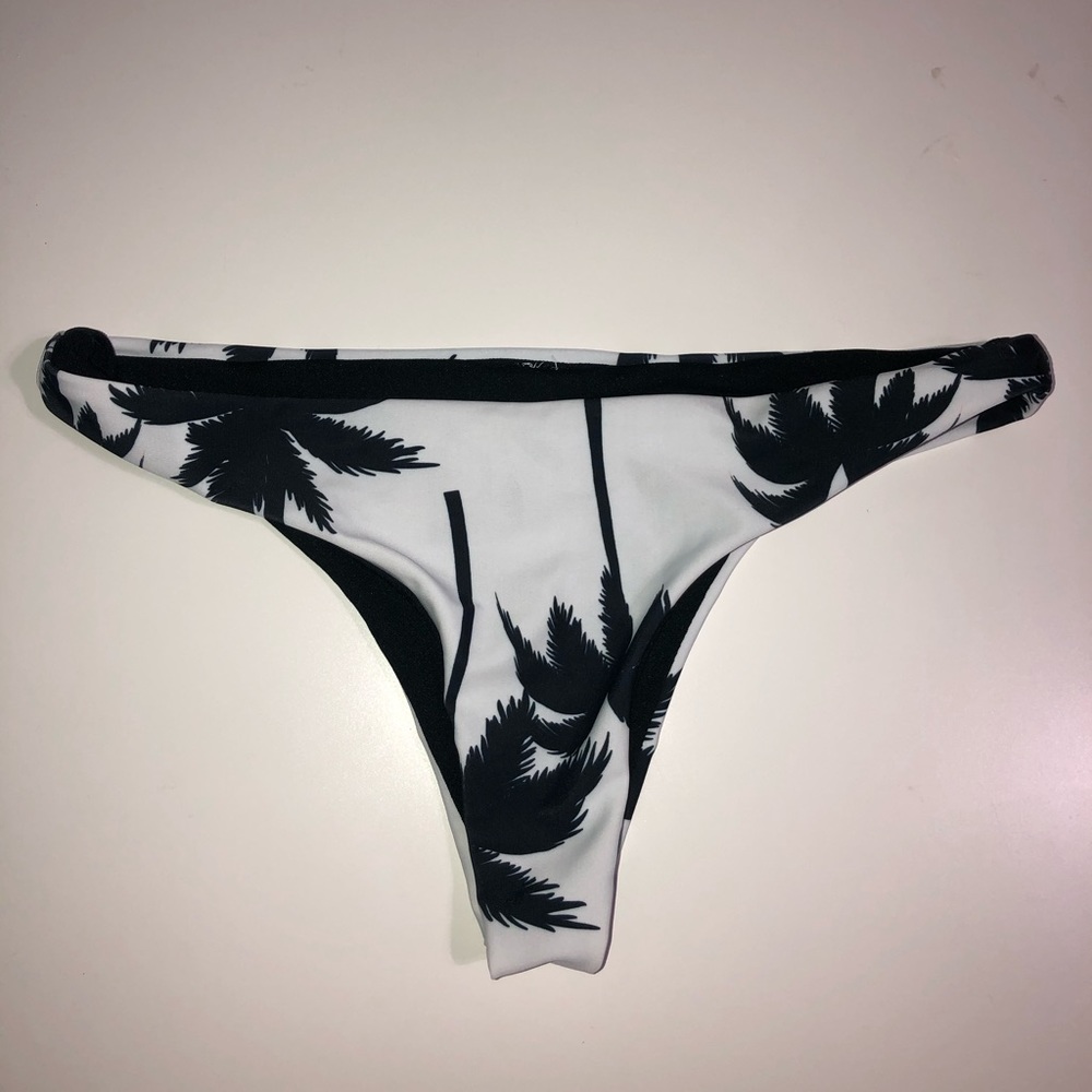 Shein Bikini Bottoms Size Small
